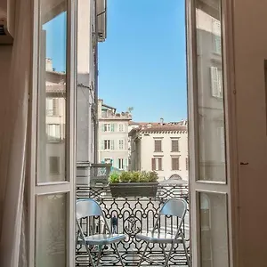 https://fashion-house-elvira-1.it-lombardy.com