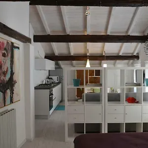 https://la-maisonnette-verona.hotelinveneto.com