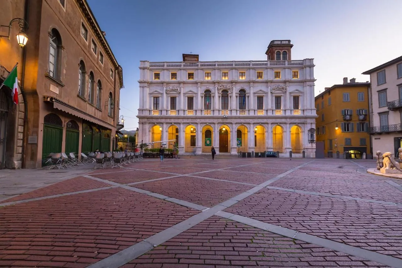 *** Guest house Quarenghi16 Hotel Bergamo Italy